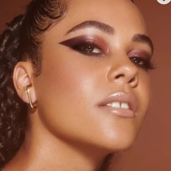 Huda Beauty Naughty Nude Eyeshadow Palette - Picture 8 of 11